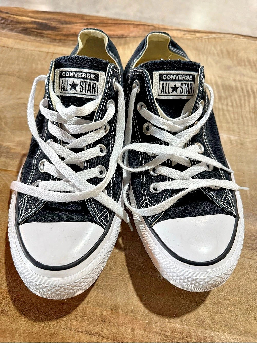 Converse Chuck Taylor All Star Black & White Sneakers US 8.5